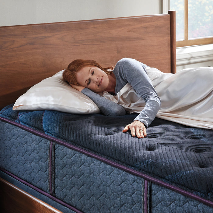 Beautyrest World Class Level Three Plush Pillow Top Mattress