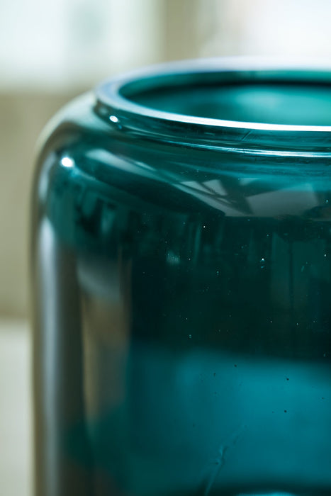 Inisland Vase - All Brands Furniture (NJ)