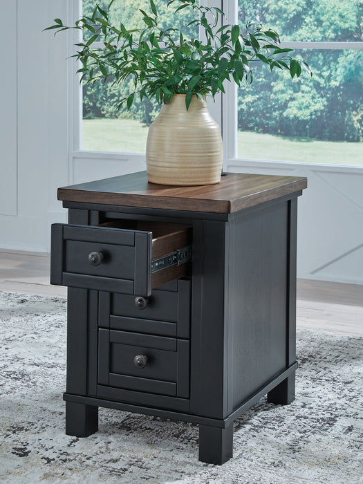 Wildenauer Chairside End Table - All Brands Furniture (NJ)